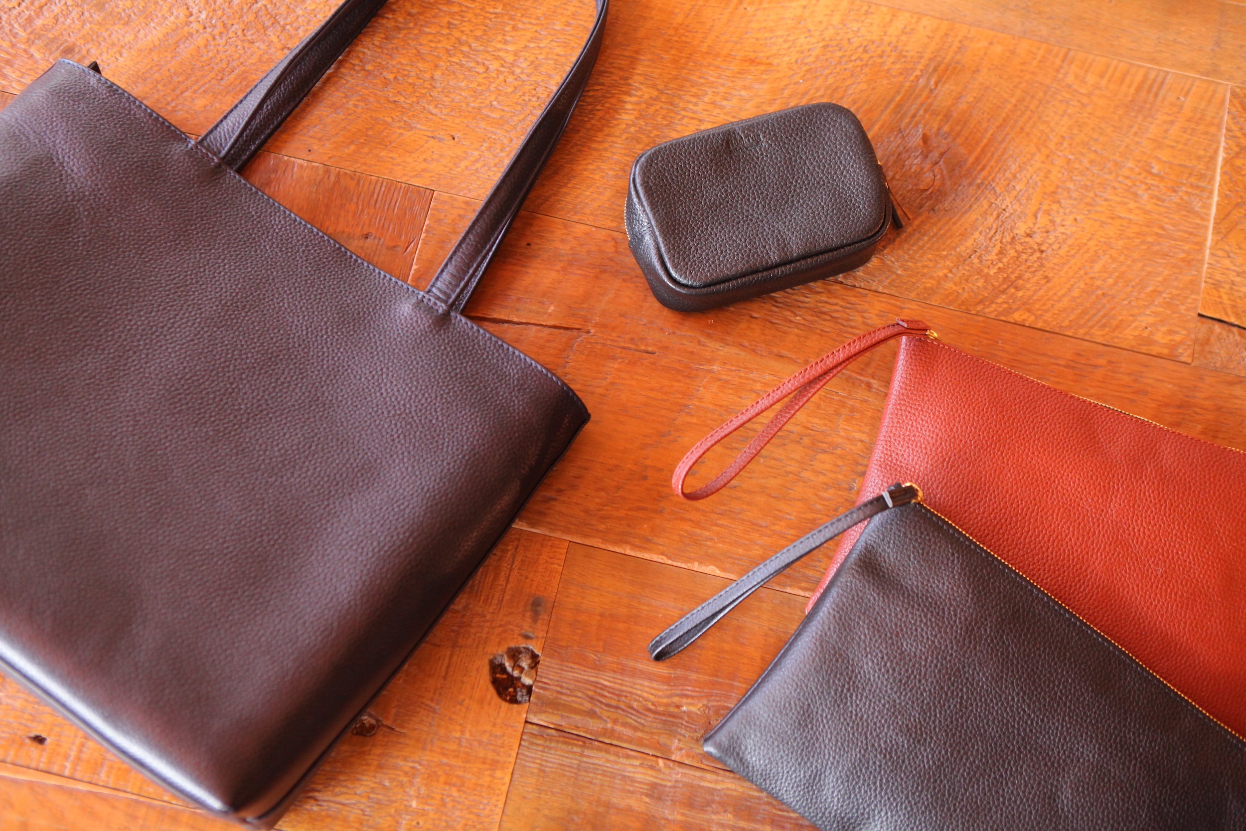 【雪の日も注意】レザー製品の防水ケア方法をご紹介