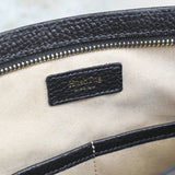 中型黑色皮革挎包