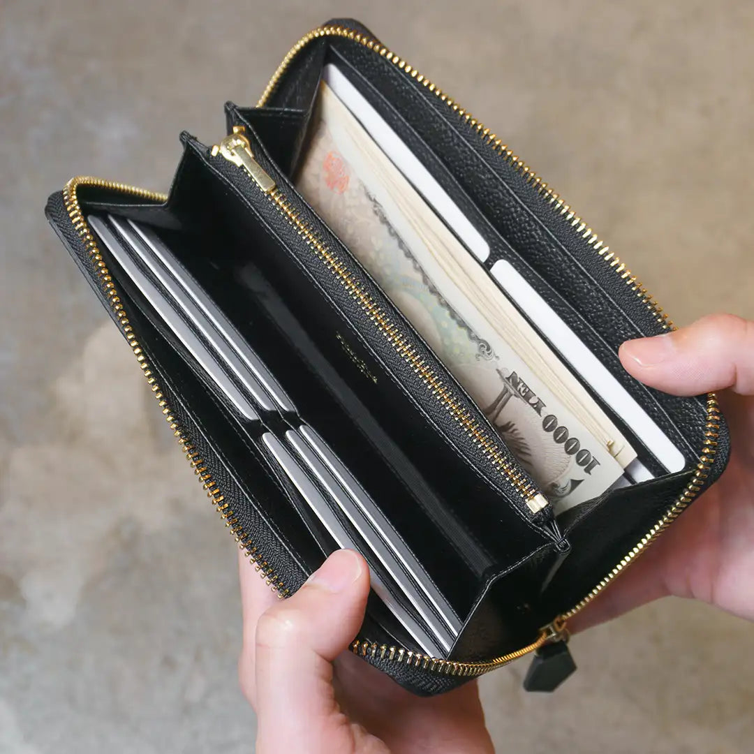 Pure Shrink Leather Round Zip Wallet in Black