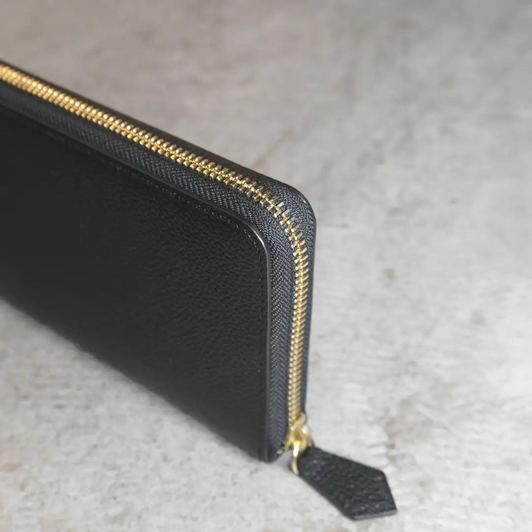 Pure Shrink Leather Round Zip Wallet in Black