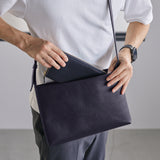 レザーサコッシュ ミディアム ネイビー