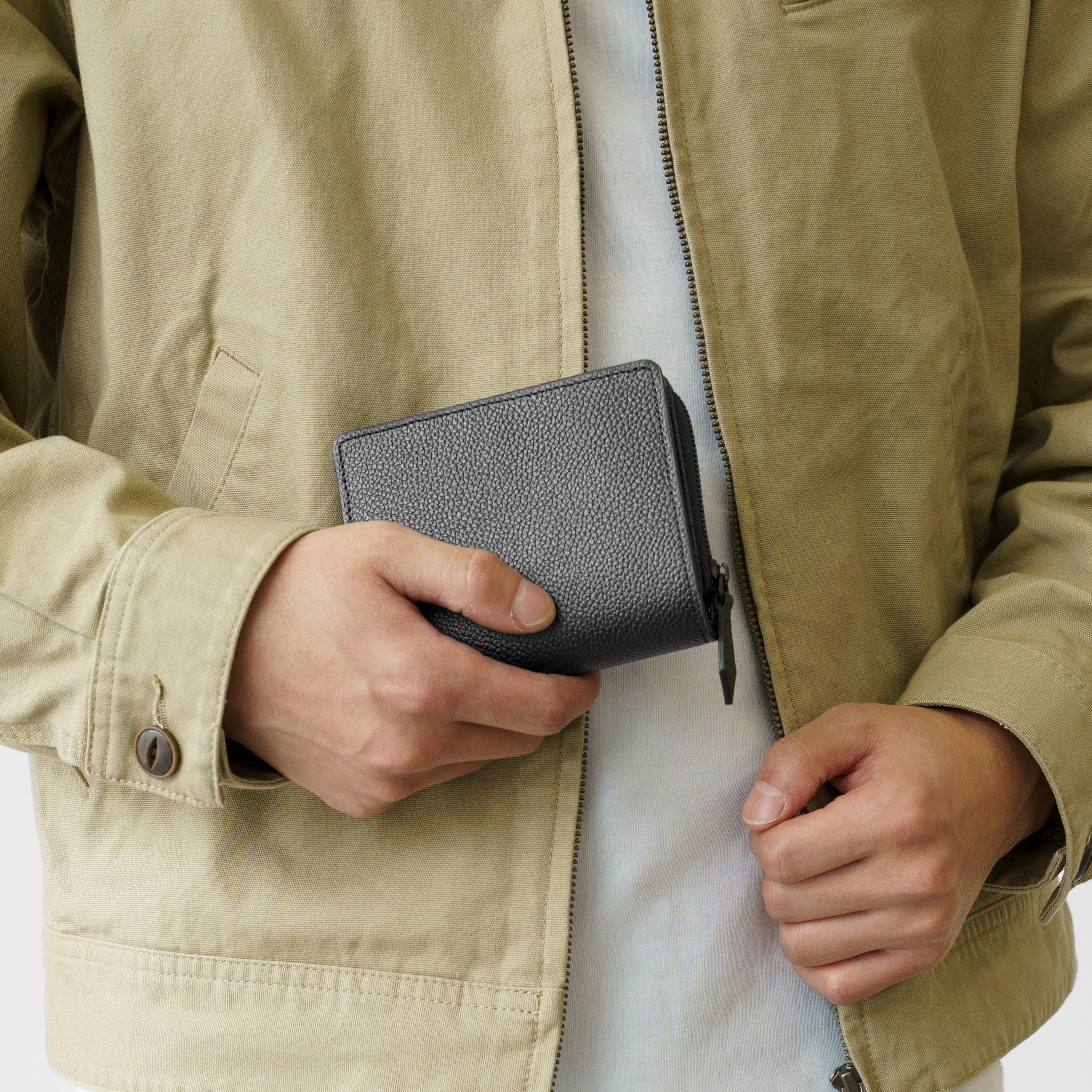 Medium Wallet Black Zip