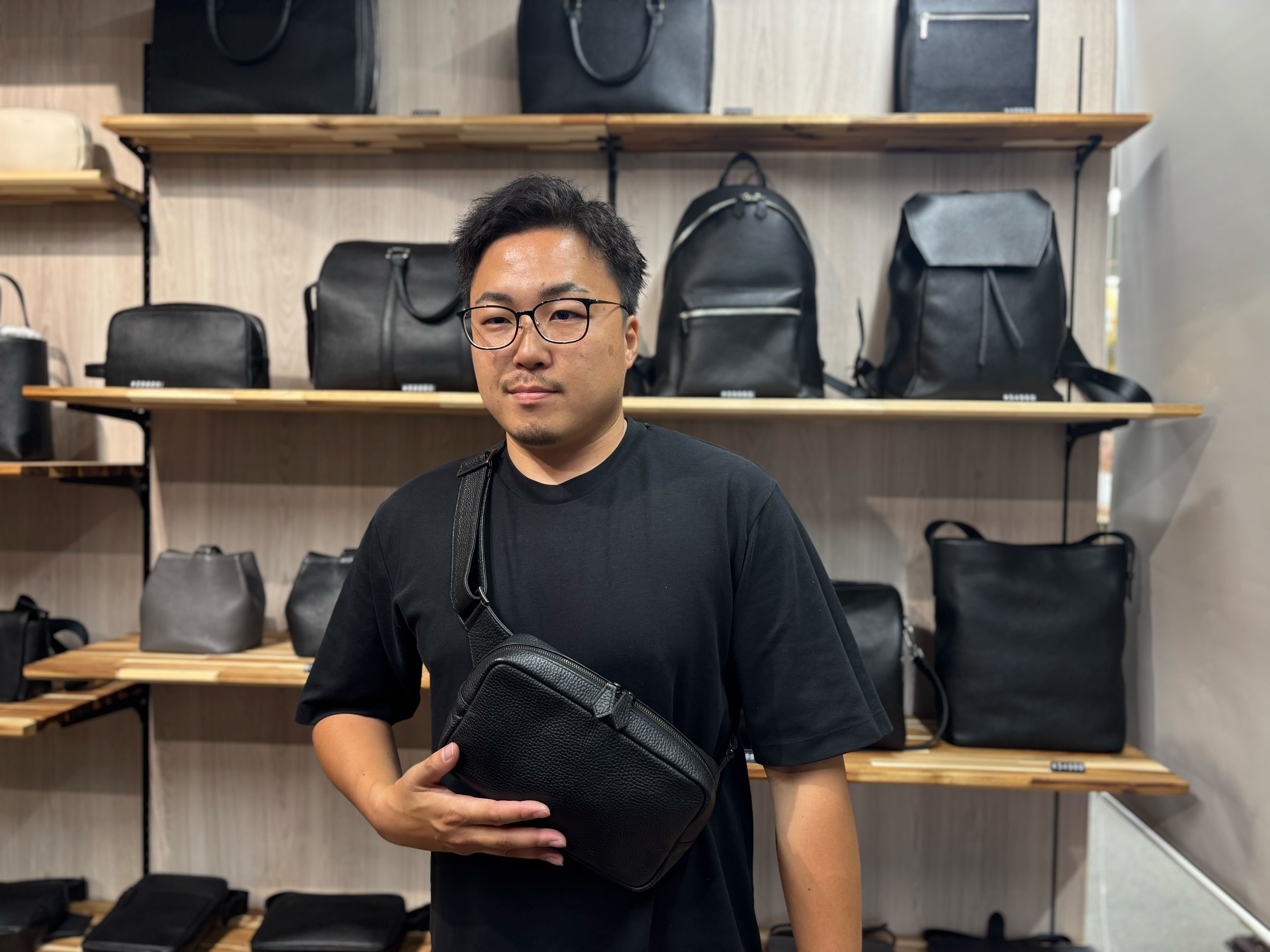 スタッフ愛用品｜ボディバッグ ブラック / 愛用歴2年