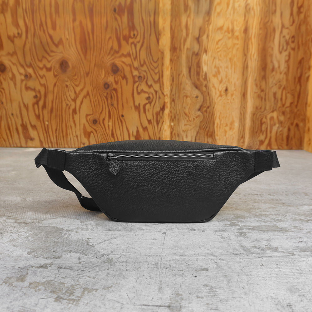 カーブドボディバッグ ブラック – HushTug カーブドボディバッグ ブラック – HushTug