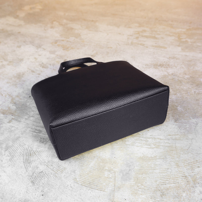 レザーミニトート ネイビー – HushTug レザーミニトート ネイビー – HushTug