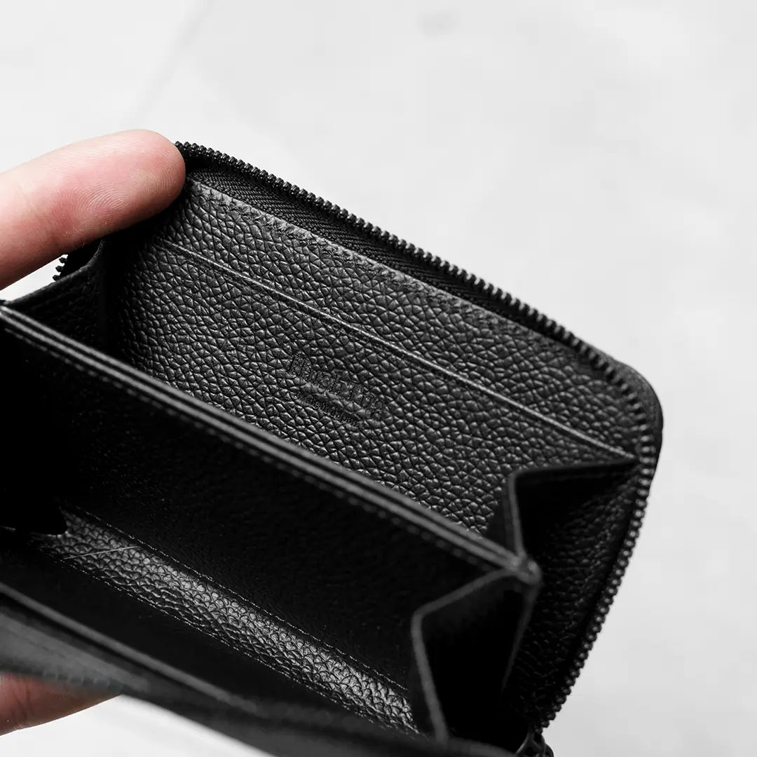 ［新古品］スマートウォレット ブラックジップ