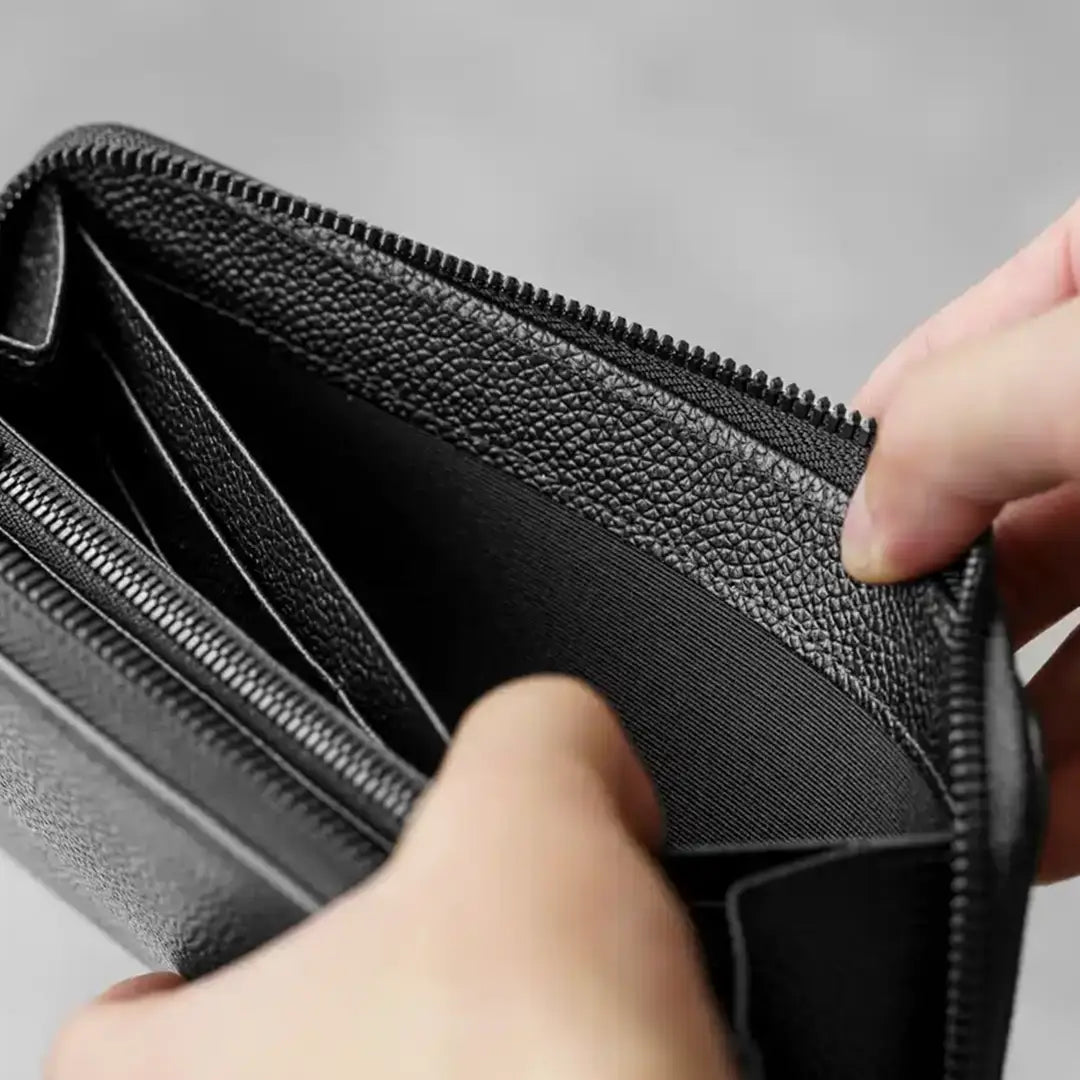 Round Zip Wallet Black