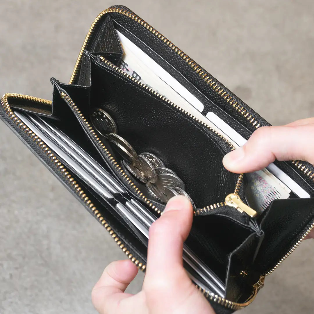 Pure Shrink Leather Round Zip Wallet in Black
