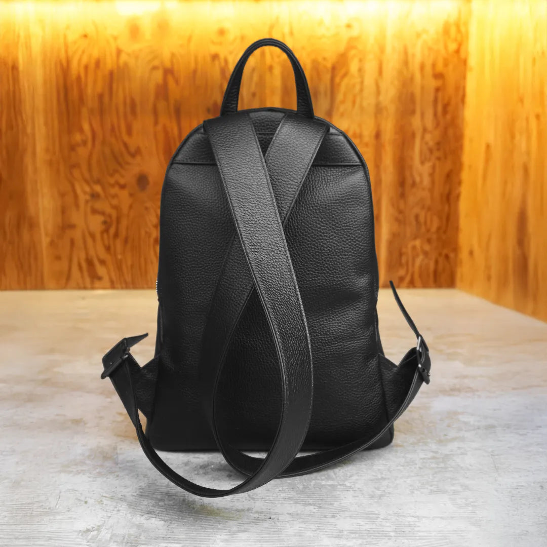 [新品] 黑色拉鍊背包