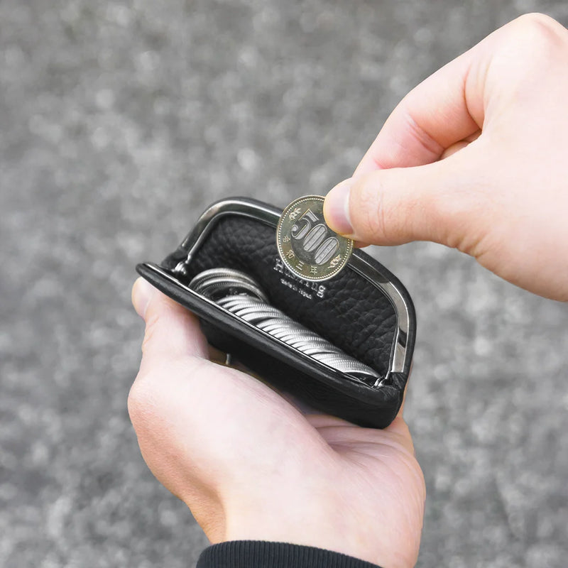 純收縮皮革碎片盒黑色（金色拉鍊）