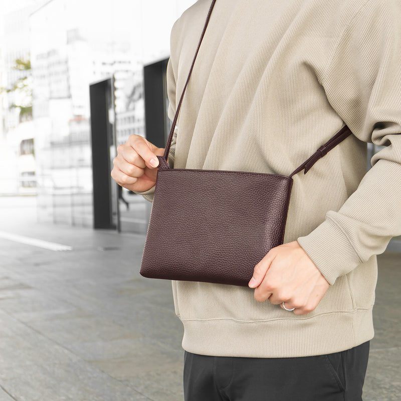 レザーサコッシュ ブラウン – HushTug レザーサコッシュ ブラウン – HushTug