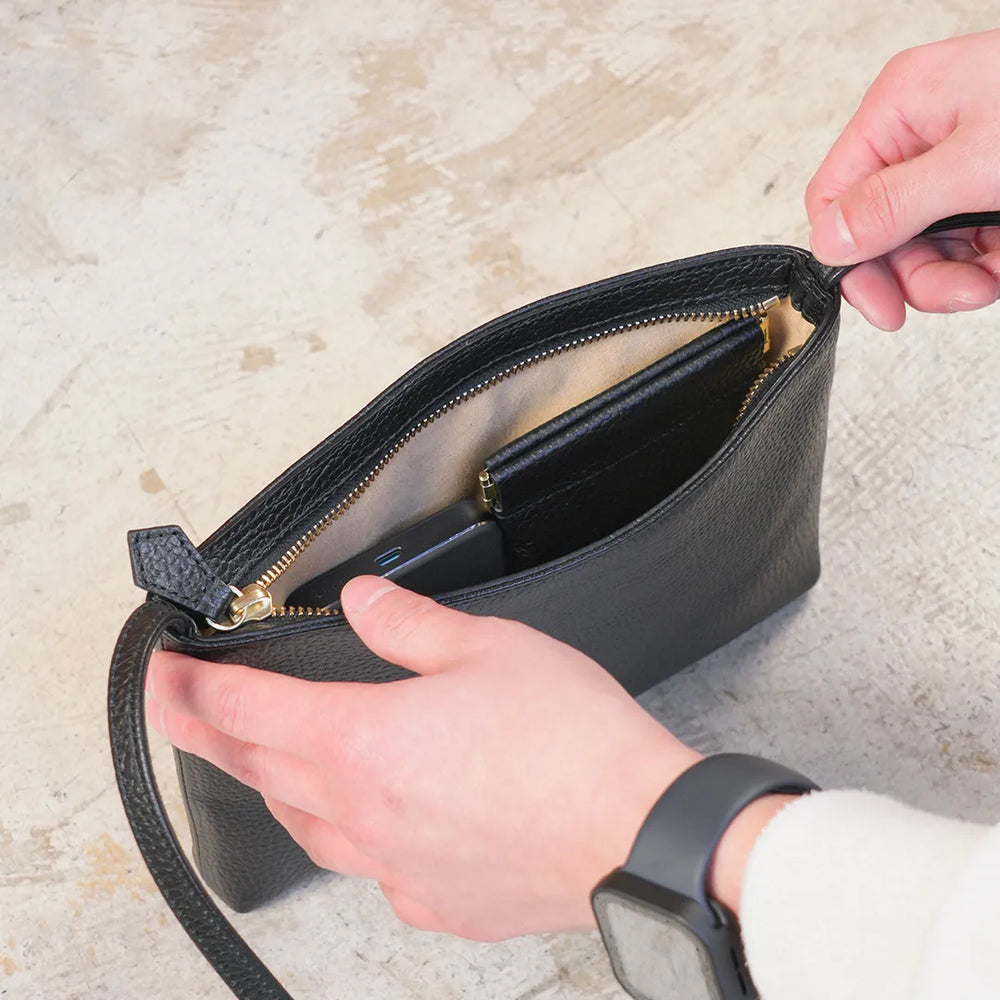 コンパクトポーチ ブラック – HushTug