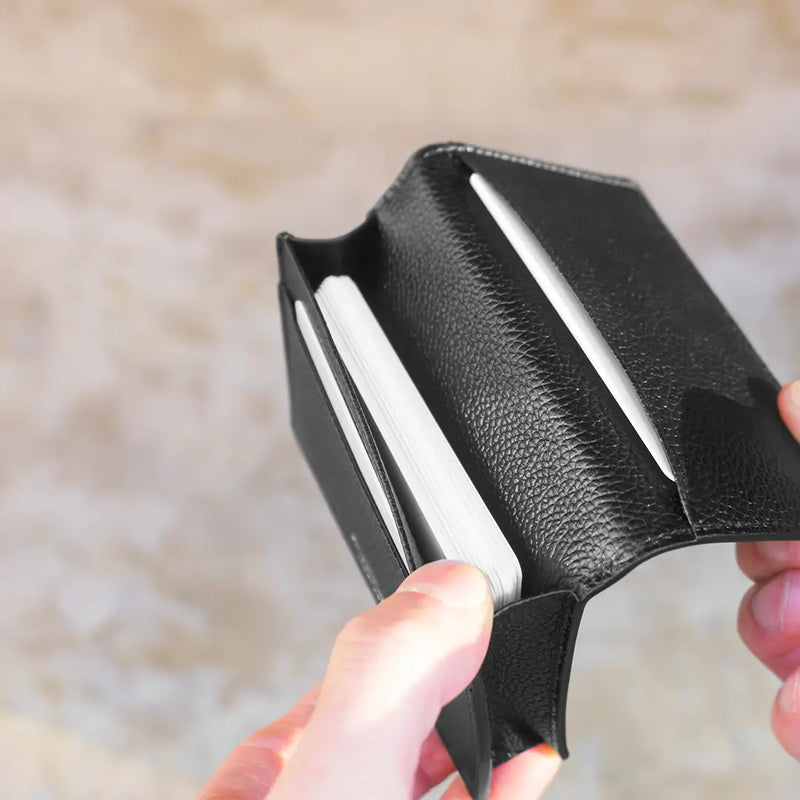 ピュアシュリンクレザー レザーカードケース ブラック – HushTug ピュアシュリンクレザー レザーカードケース ブラック – HushTug