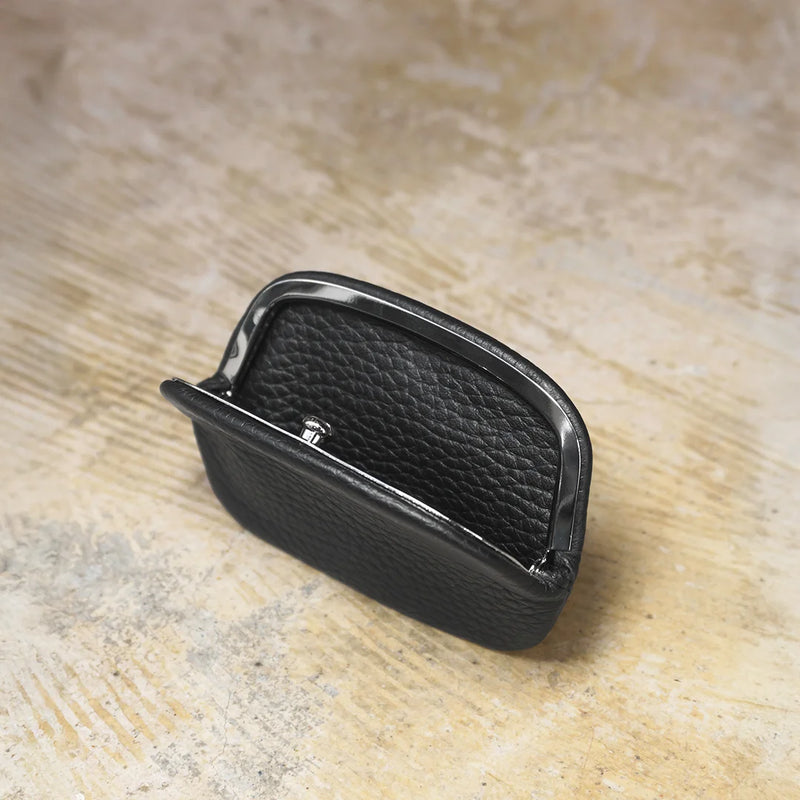 純收縮皮革碎片盒黑色（金色拉鍊）