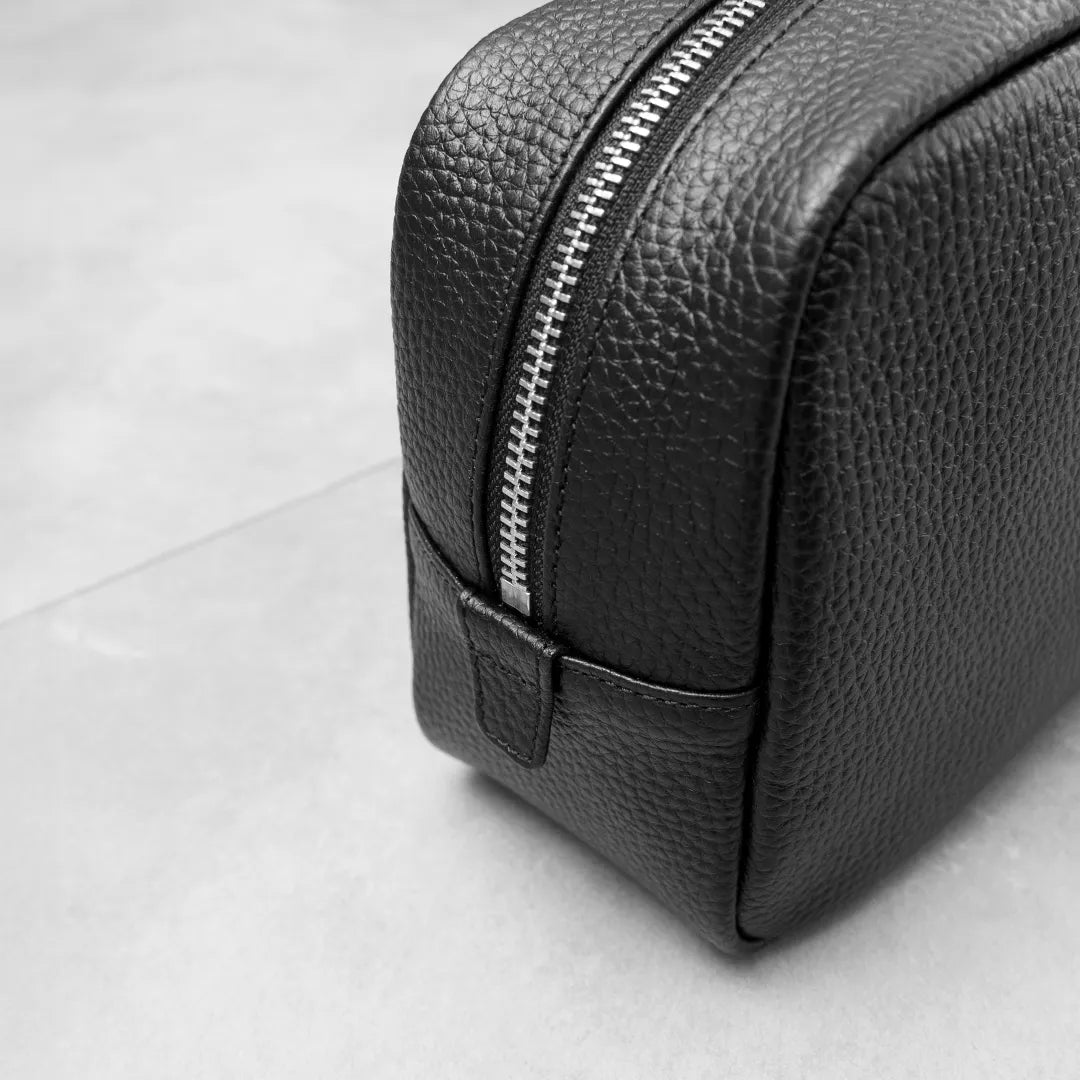 ［新古品］レザーサードバッグ ブラック