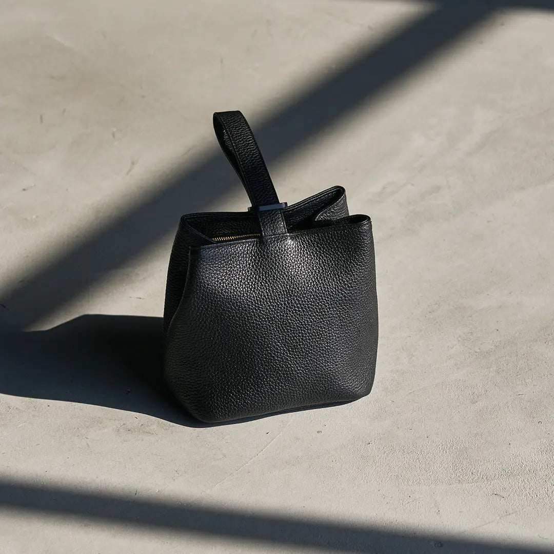 巾着レザーバッグ ブラック