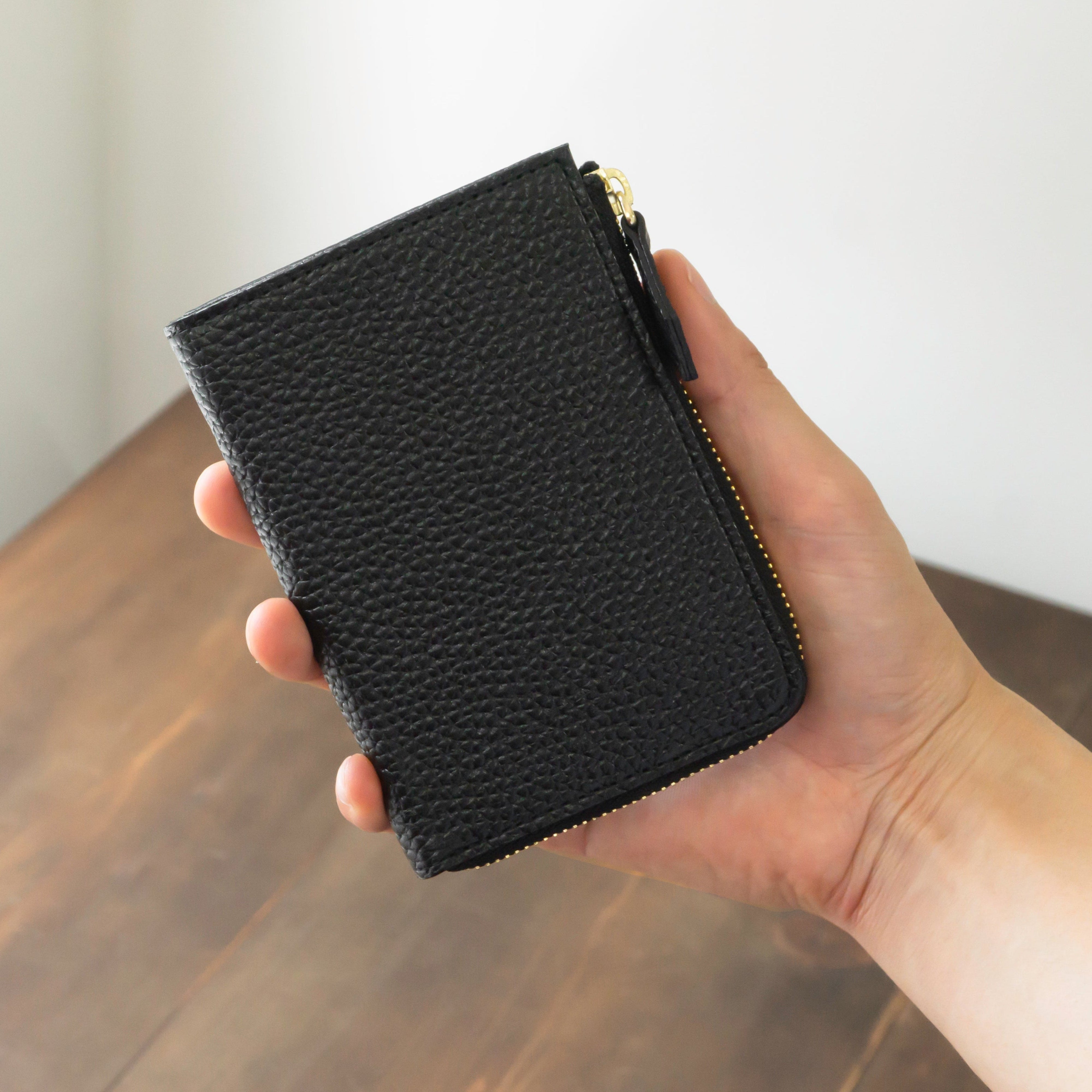 Pure Shrink Leather L Zip Wallet in Black