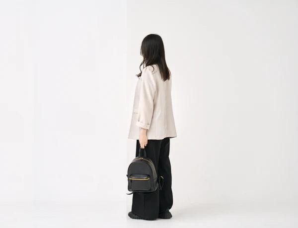 女性