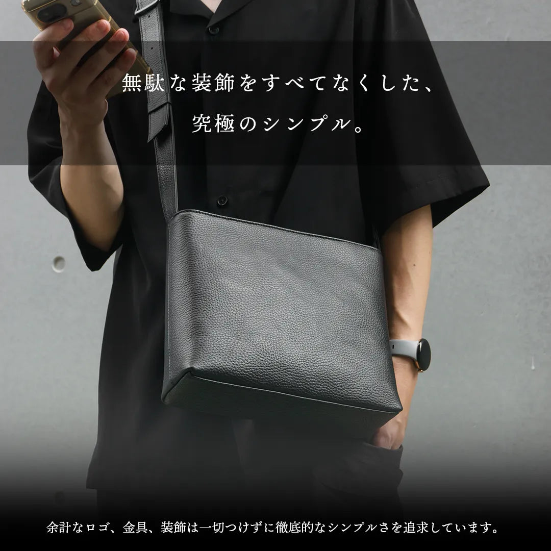 ［新古品］レザーショルダーバッグ ブラック