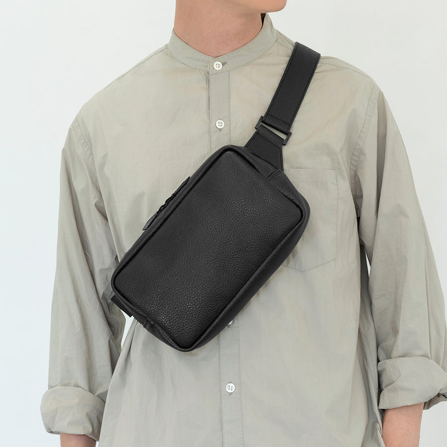 ボディバッグ ブラック