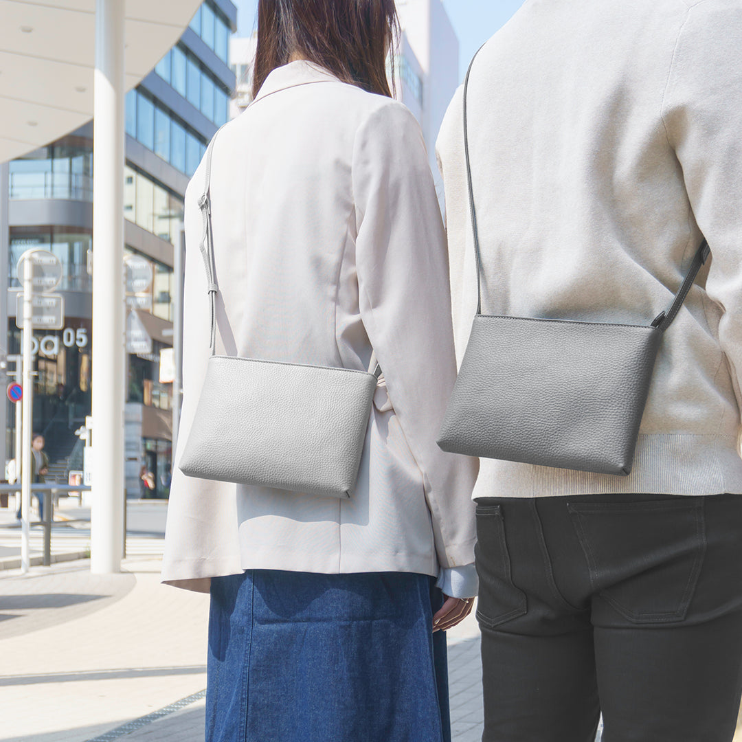 ［新古品］レザーサコッシュ ダークグレー